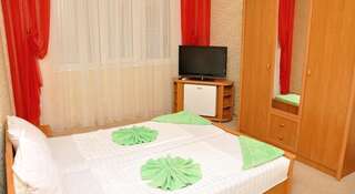 Гостевой дом Камелия Утес Семейный с видом на море-3